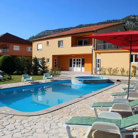 Holiday home Nadalina *